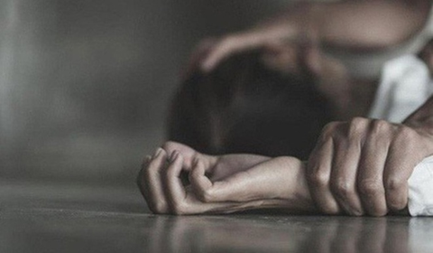 sex dia xyz Hiếp âm em gái dâm đãng giữa đường cực sướng
